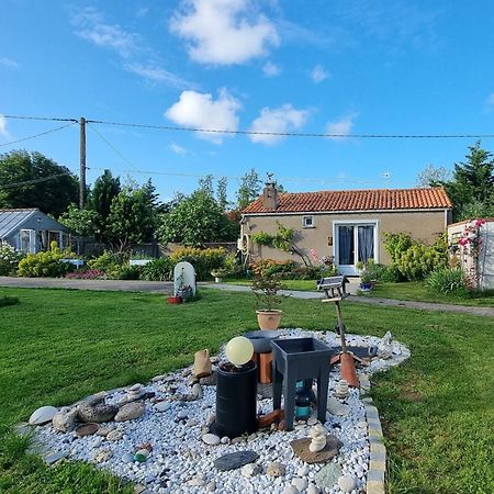 Brigitte Et Franck Bed and Breakfast Triaize Buitenkant foto